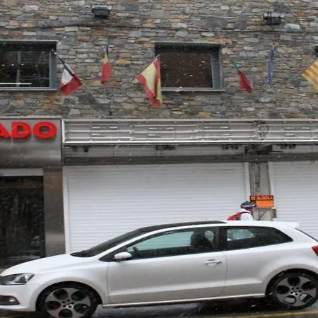 Casado El Pas de la Casa
